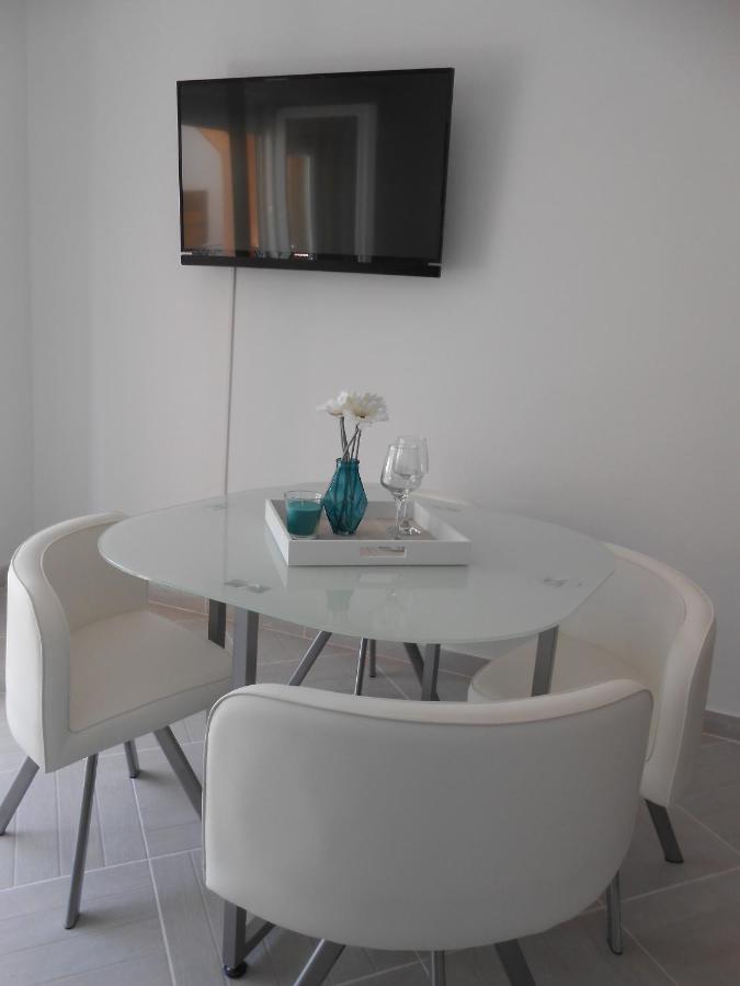 Apartments With A Parking Space Okrug Gornji, Ciovo - 13859 Trogir Zewnętrze zdjęcie