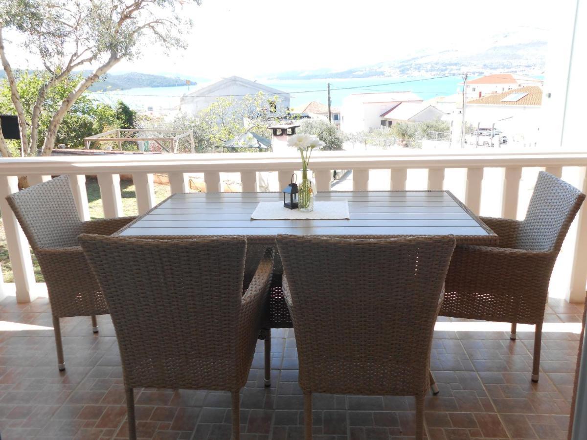 Apartments With A Parking Space Okrug Gornji, Ciovo - 13859 Trogir Zewnętrze zdjęcie